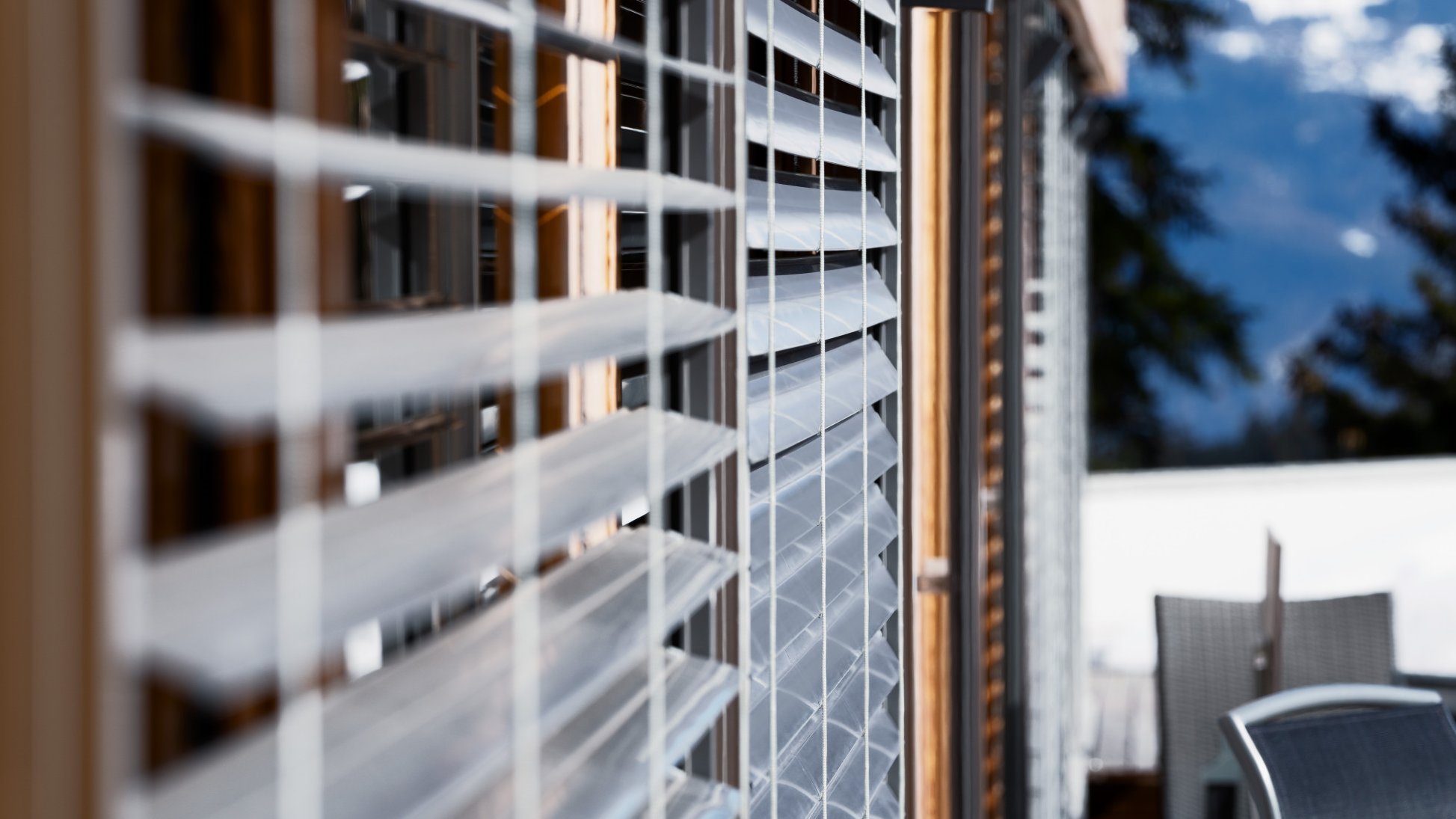 Lamellenstoren von Schenker Storen als idealer Sonnenschutz