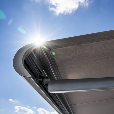 Cura e pulizia dei tessuti delle tende Cura e pulizia dei tessuti delle tende