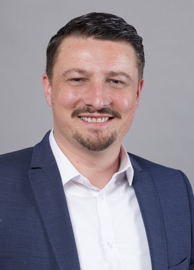 Halil Gashi,
Directeur