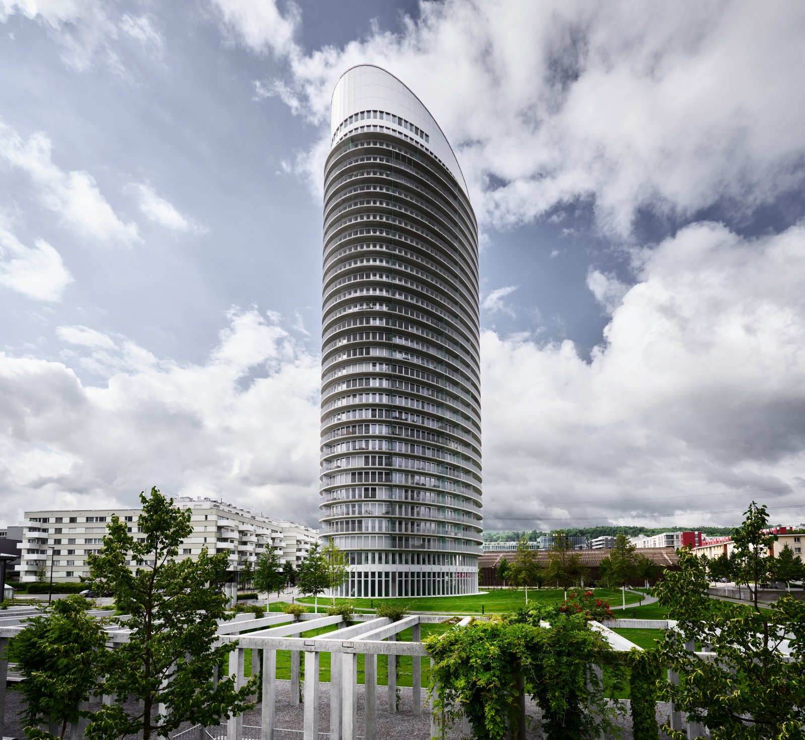 Ganzmetallstore GM 200 im Einsatz am Jabee Tower