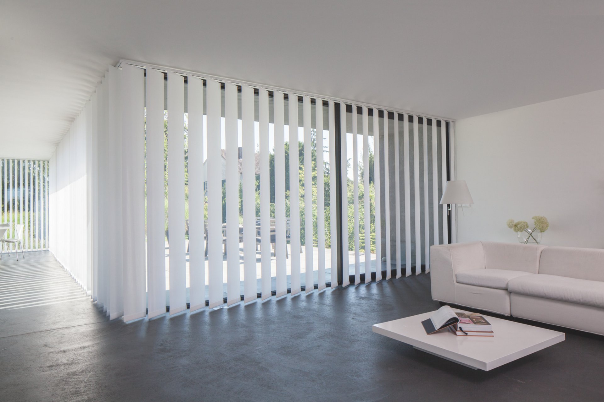 держатель нижнего карниза магнум